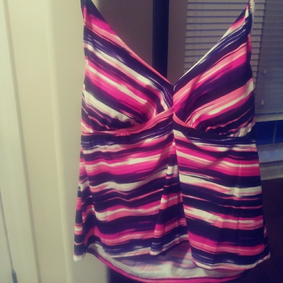 Swimsuit tankini bundle - Picture 1 of 4